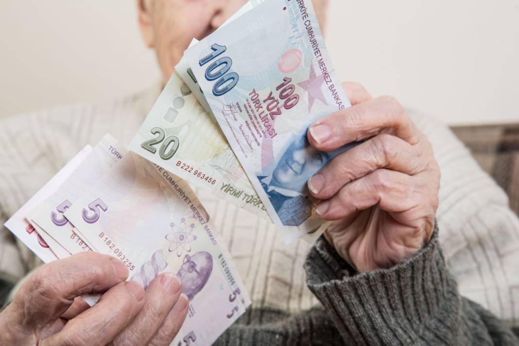 En düşük emekli maaşı ne kadar olacak? Kulislerden sızdı 18